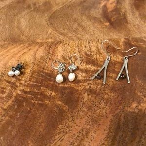 Set of silver earrings